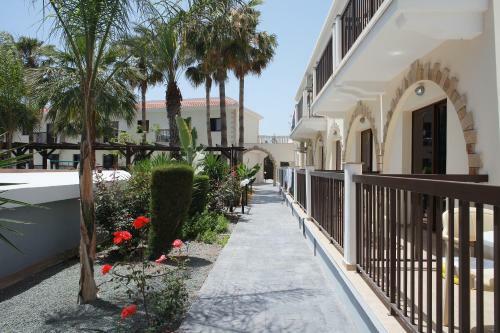 Aparthotel Loutsiana I & II Deluxe Apts