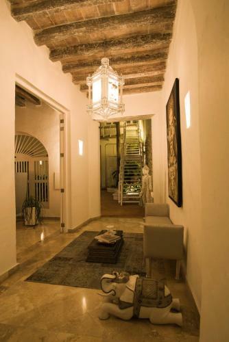 The Epica House Luxury Hotel