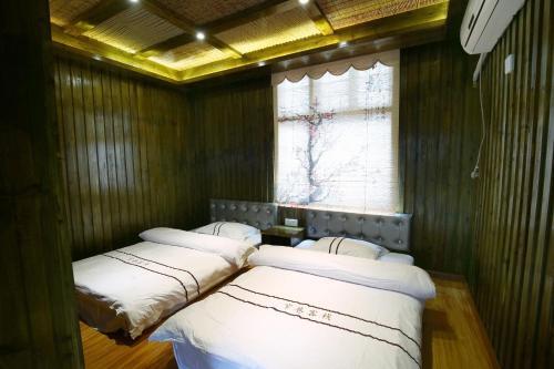 Narrow Alley Hostel