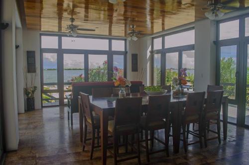 Casas De La Caye Villas