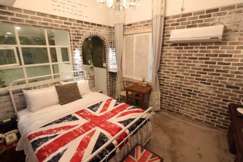 February Hotel Hwanggeum
