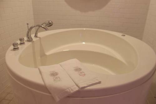 February Hotel Hwanggeum
