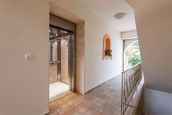 Hotel Andreolas Luxury Suites
