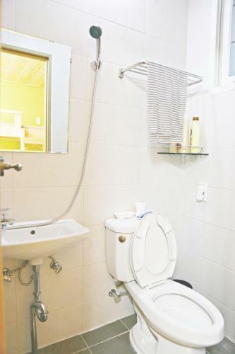 Hostal Op 102 Guesthouse