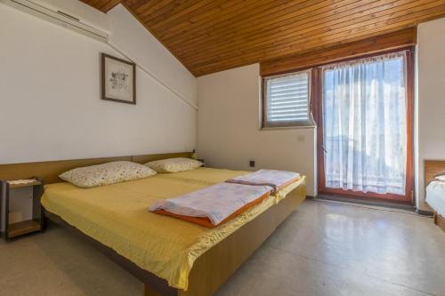 Apartment Selce 2383f