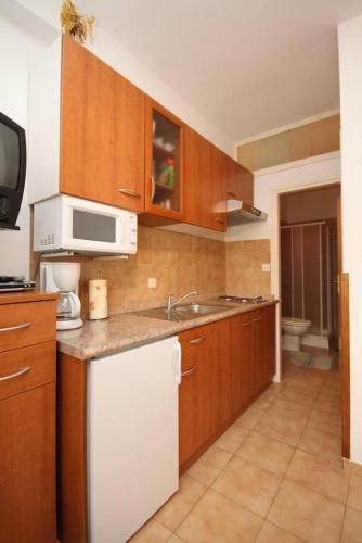 Apartments By The Sea Novalja (Pag) - 6317