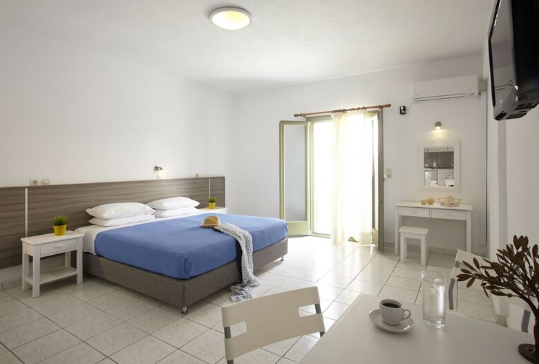 Hotel Studios Marios