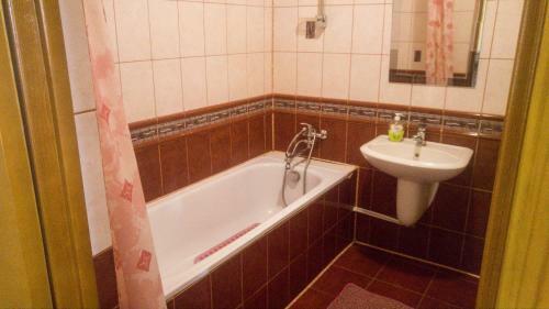 Hostal Vladimir Guest House
