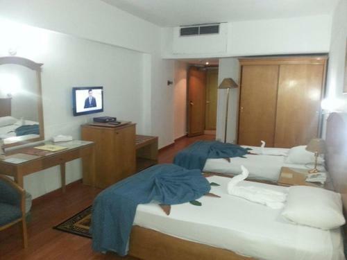 Pyramids Plaza Hotel