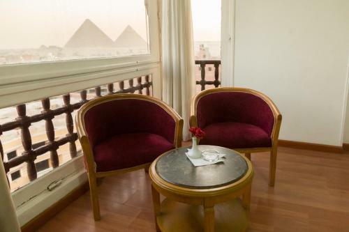 Pyramids Plaza Hotel