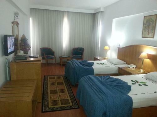 Pyramids Plaza Hotel