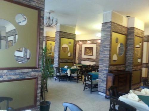 Pyramids Plaza Hotel