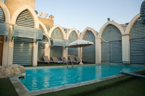 Pyramids Plaza Hotel