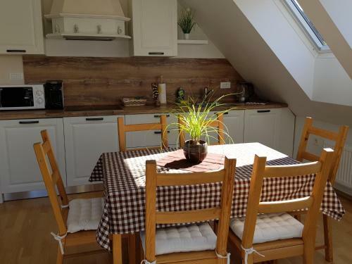 Jacob's Creek Apartments