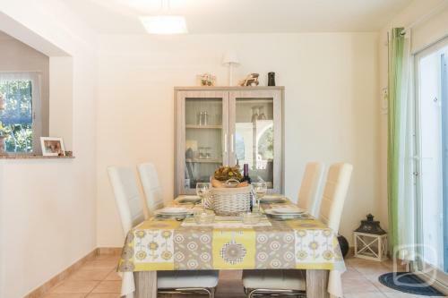 Abahana Villas Alosta