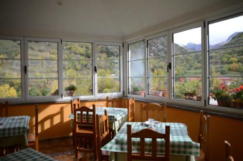 Hostal Parador Pe�avera