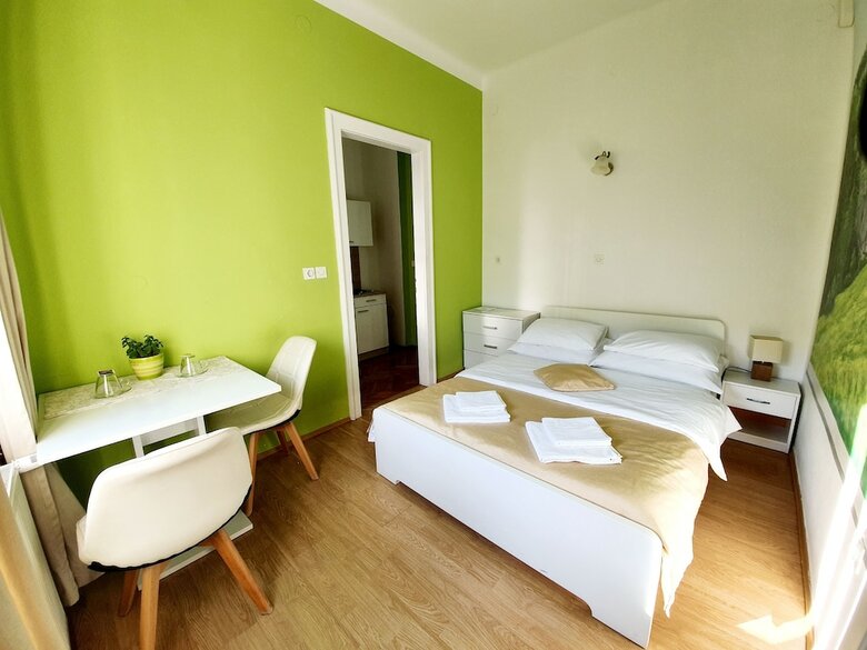 Hostal B&B Vila Teslova