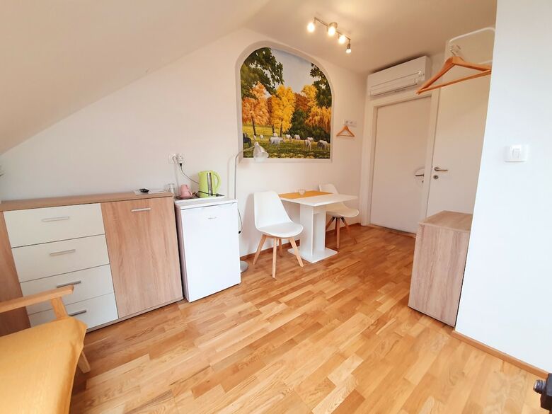 Hostal B&B Vila Teslova