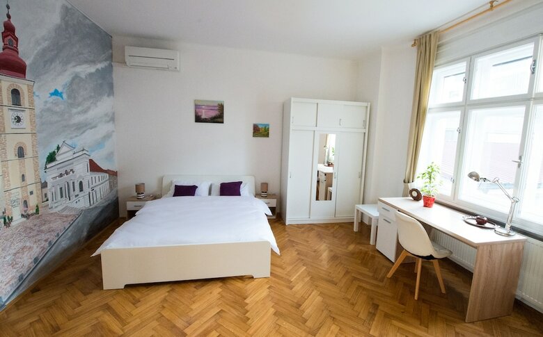 Hostal B&B Vila Teslova
