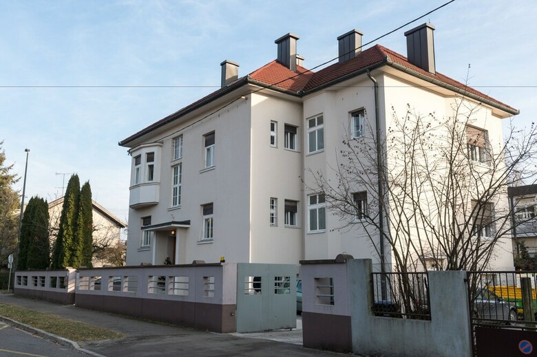 Hostal B&B Vila Teslova