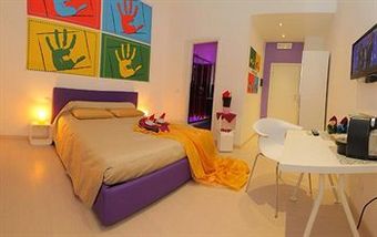 Bed & Breakfast Chroma