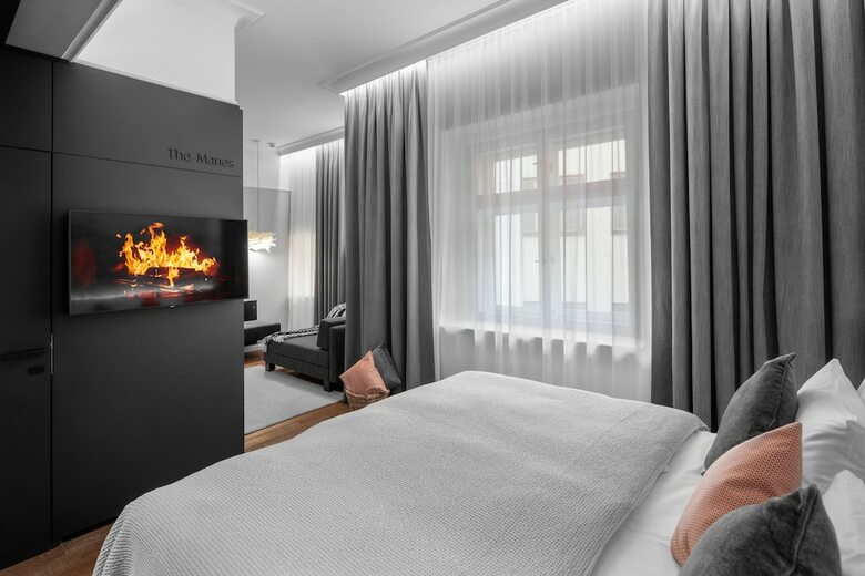 Ea Hotel M�nes