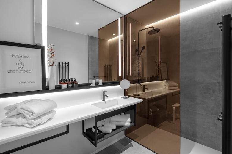 Ea Hotel M�nes