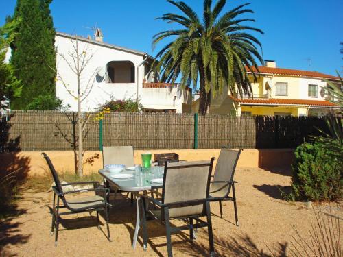 Villa Mas Pinell 44