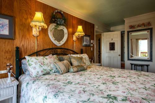 Bed & Breakfast A Cape Cod Ocean Manor Inn