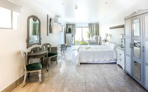 Misty Waves Boutique Hotel