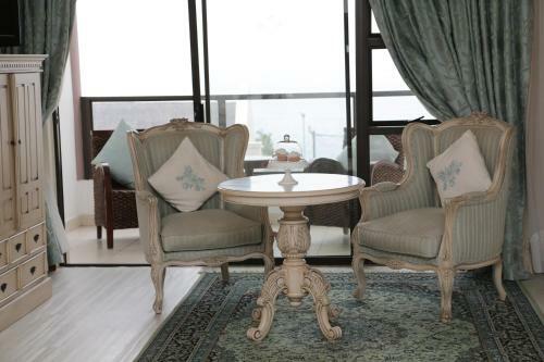 Misty Waves Boutique Hotel