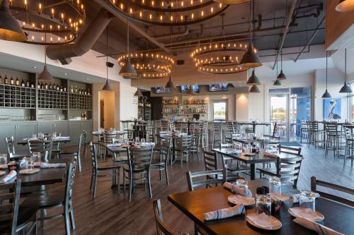 Hotel Springhill Suites Orange Beach At The Wharf