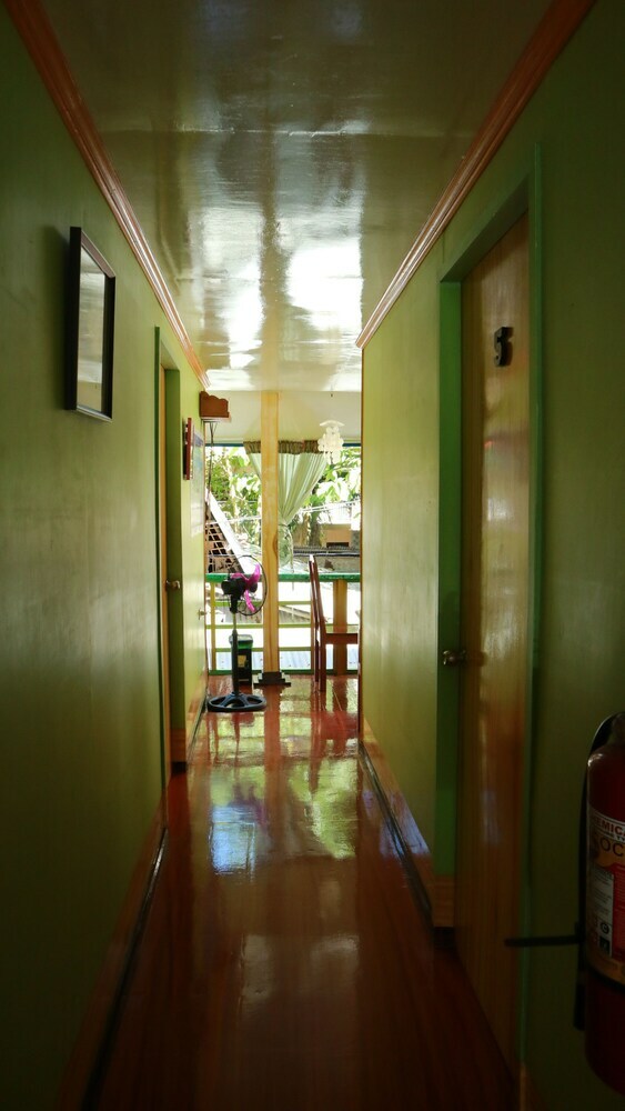 Posada Mountain Side Inn