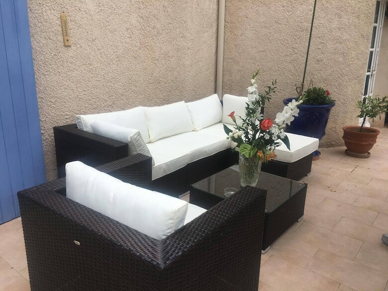 Hostal Le Patio Fleuri