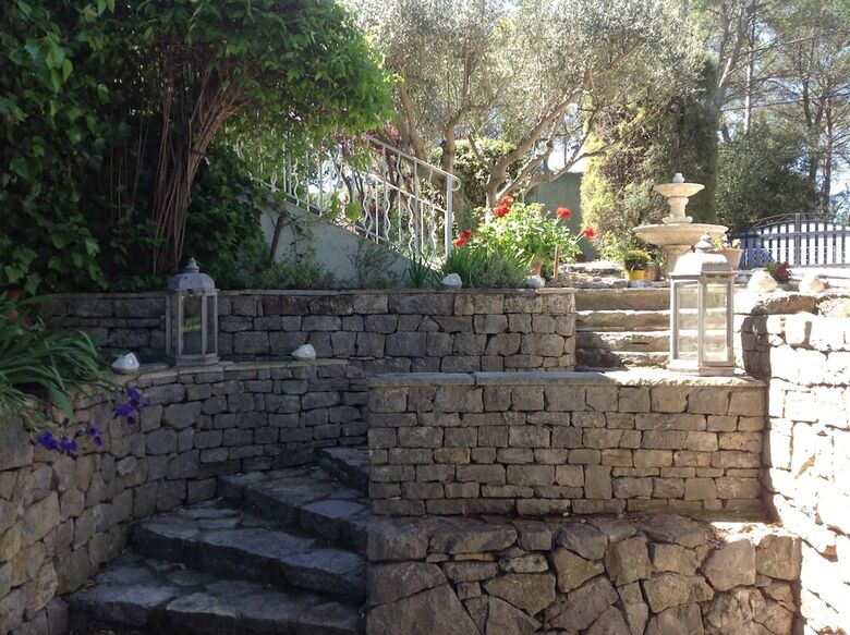Hostal Le Patio Fleuri