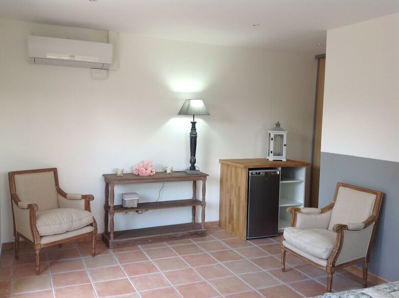 Hostal Le Patio Fleuri