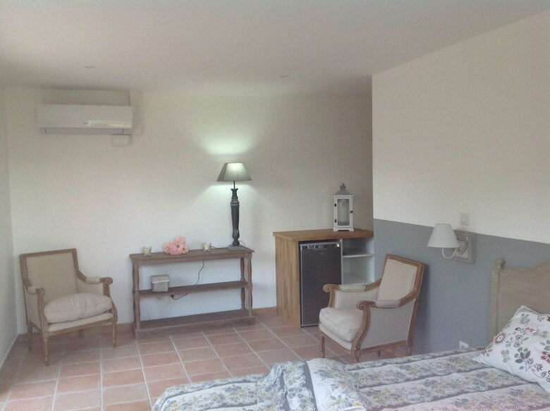 Hostal Le Patio Fleuri