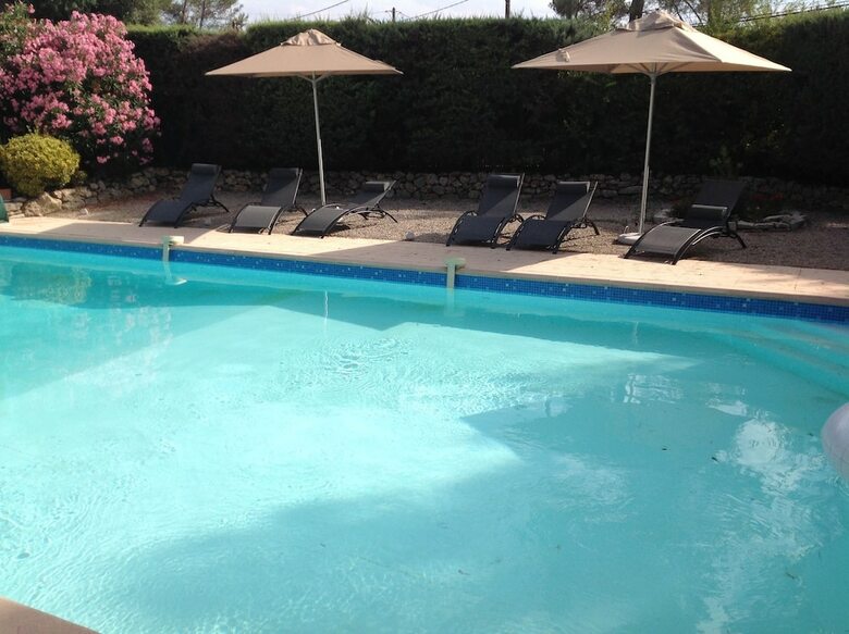 Hostal Le Patio Fleuri