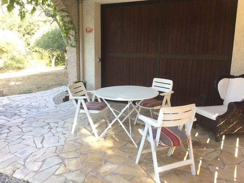 Hostal Le Patio Fleuri
