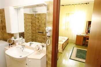 Bed & Breakfast Luana Inn Airport