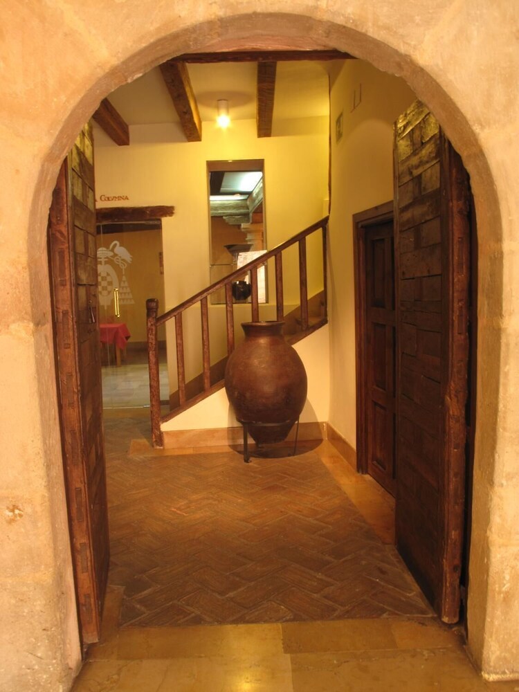 Hostal Hospederia Porta Coeli