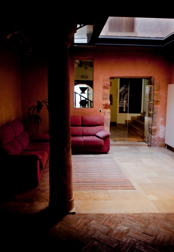 Hostal Hospederia Porta Coeli
