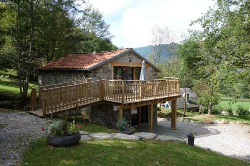 Les Cabanes De Pyrene