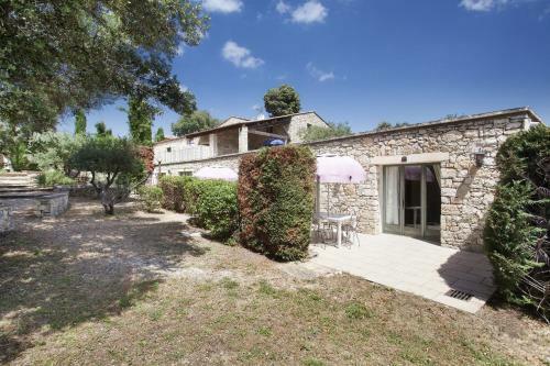 Aparthotel La Bastide Des Ch�nes