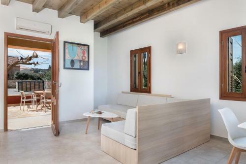 Androulakis Apartments