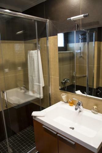 Luxurious Villa Kastro With Salt Water Swimming Pool
