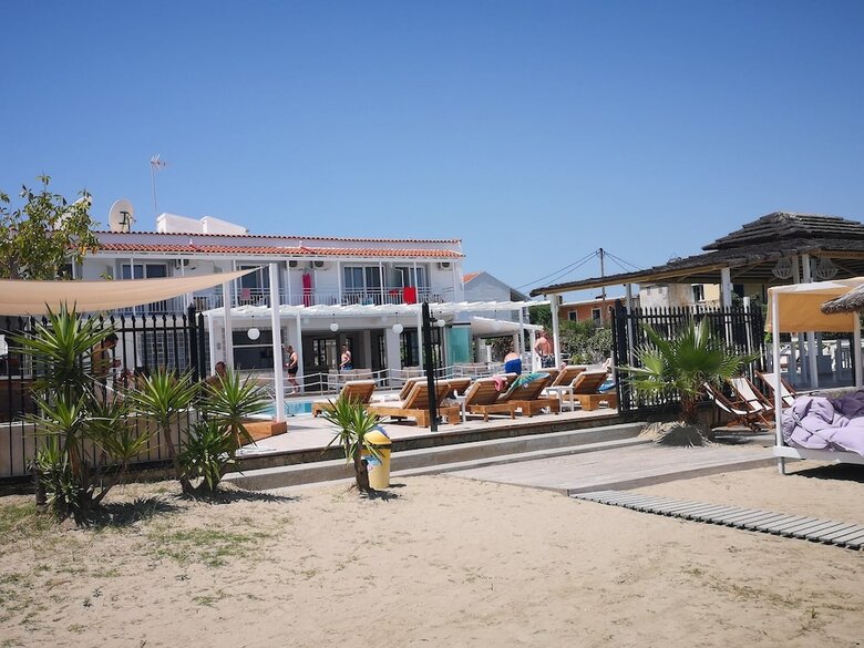 Ammos Apartments