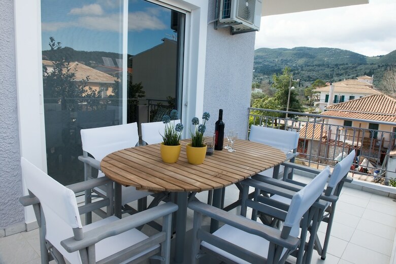 Regalo Apartments
