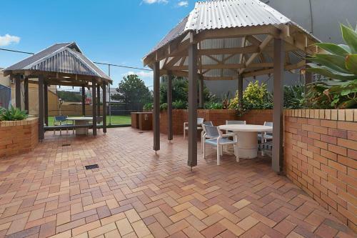 Newcastle Terraces & Apartments - Sandbar Apartment
