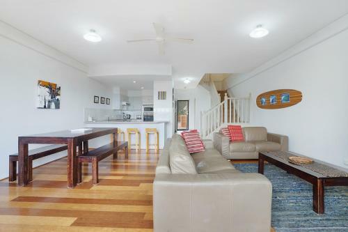 Newcastle Terraces & Apartments - Sandbar Apartment